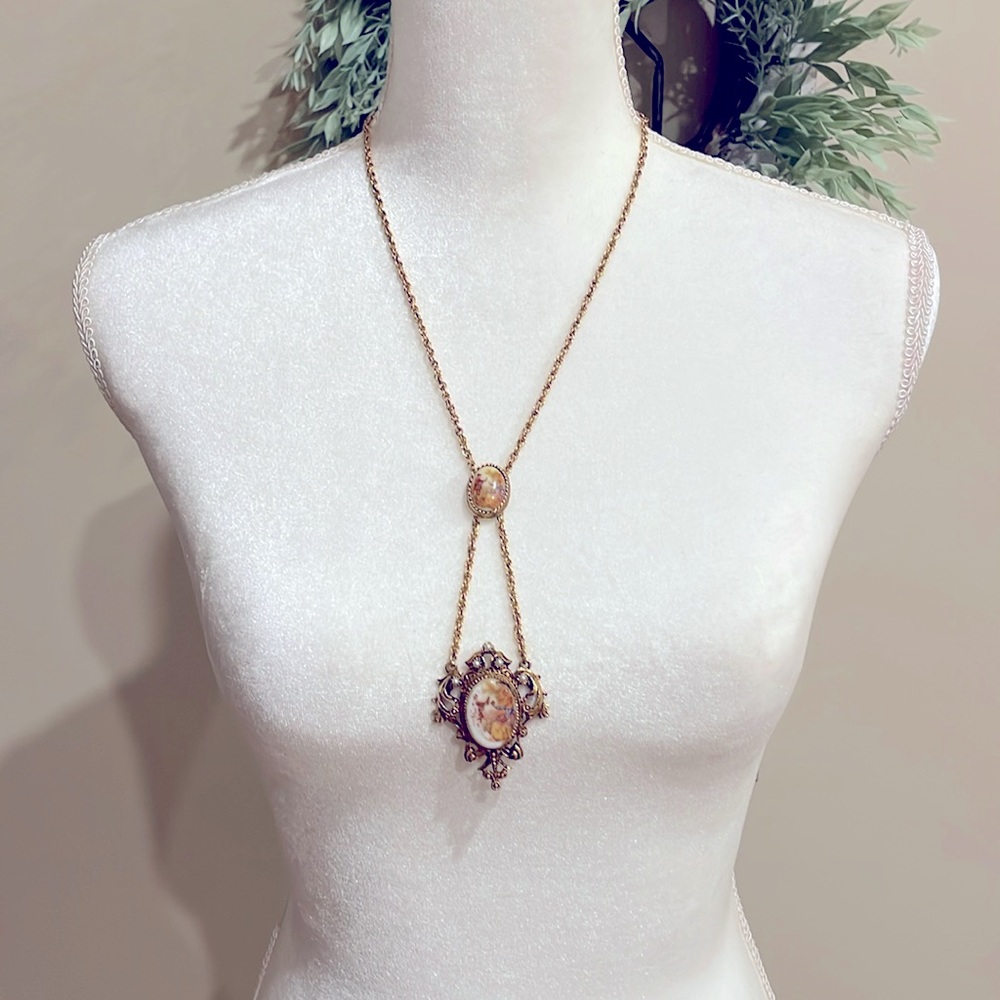 Beautiful Victorian VTG 2 Tiered Camo Style Necklace 14” long